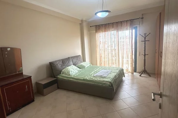 Shtepi me qera Apartament ne Tirane, 2+1, Mobilimi E mobiluar, Pagesa 50,000  Leke.