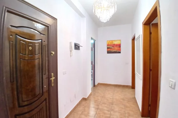 Shtepi ne shitje Apartament ne Tirane, 1+1, Mobilimi E mobiluar, Pagesa 11,800,000  Leke.