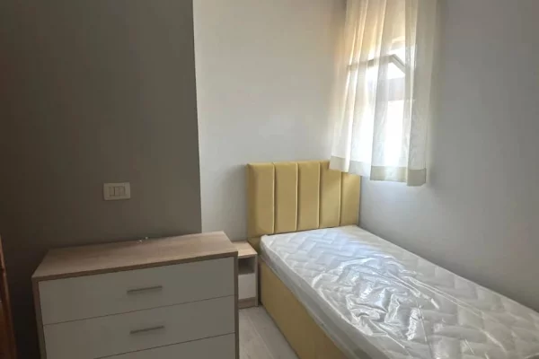 Shtepi me qera Apartament ne Tirane, 2+1, Mobilimi E mobiluar, Pagesa 650  Euro.