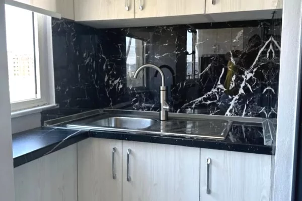 Shtepi me qera Apartament ne Tirane, 2+1, Mobilimi E mobiluar, Pagesa 650  Euro.