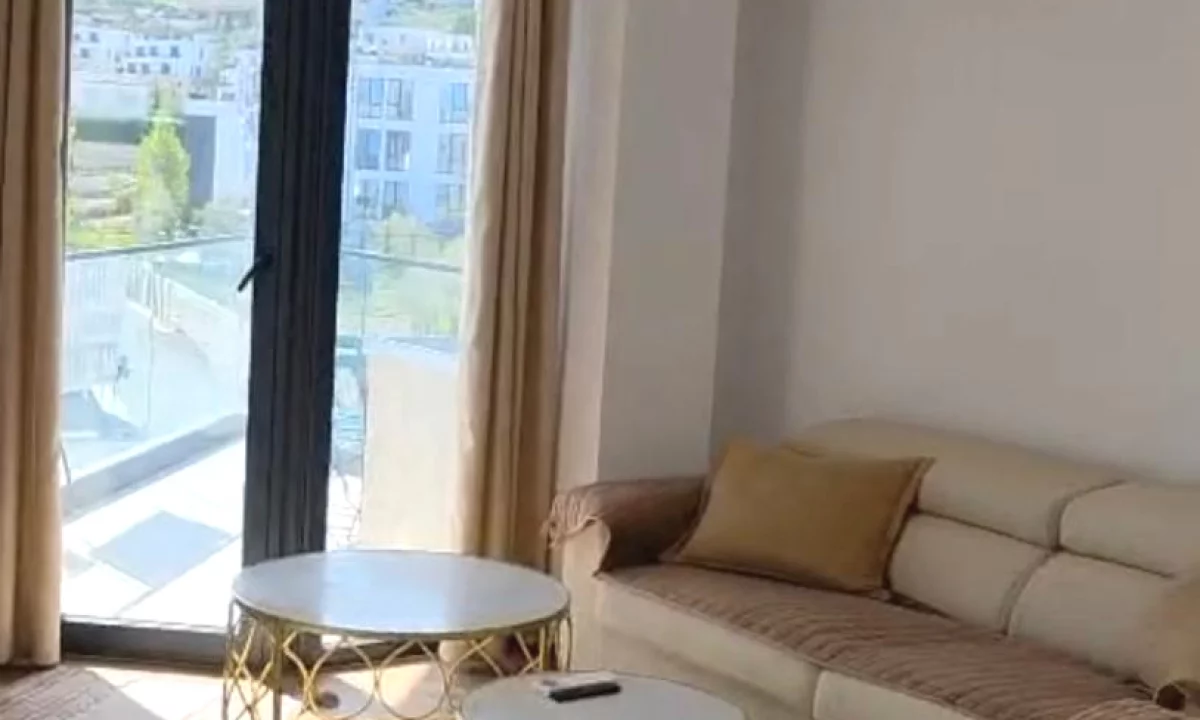 Shtepi me qera Apartament ne Tirane, 2+1, Mobilimi E mobiluar, Pagesa 850  Euro.