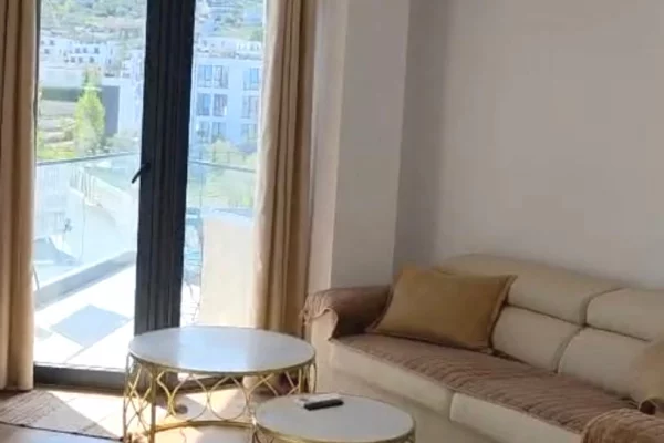 Shtepi me qera 2+1 ne Tirane - 850 Euro