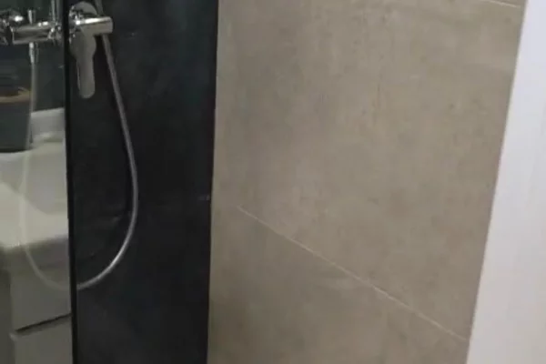 Shtepi me qera Apartament ne Tirane, 2+1, Mobilimi E mobiluar, Pagesa 850  Euro.