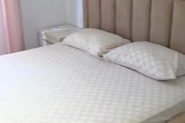 Shtepi me qera Apartament ne Tirane, 2+1, Mobilimi E mobiluar, Pagesa 850  Euro.