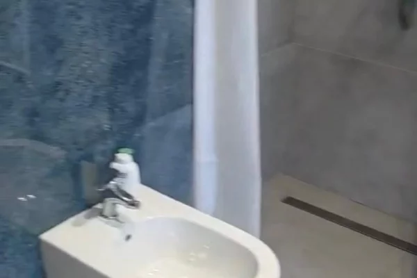 Shtepi me qera Apartament ne Tirane, 2+1, Mobilimi E mobiluar, Pagesa 850  Euro.