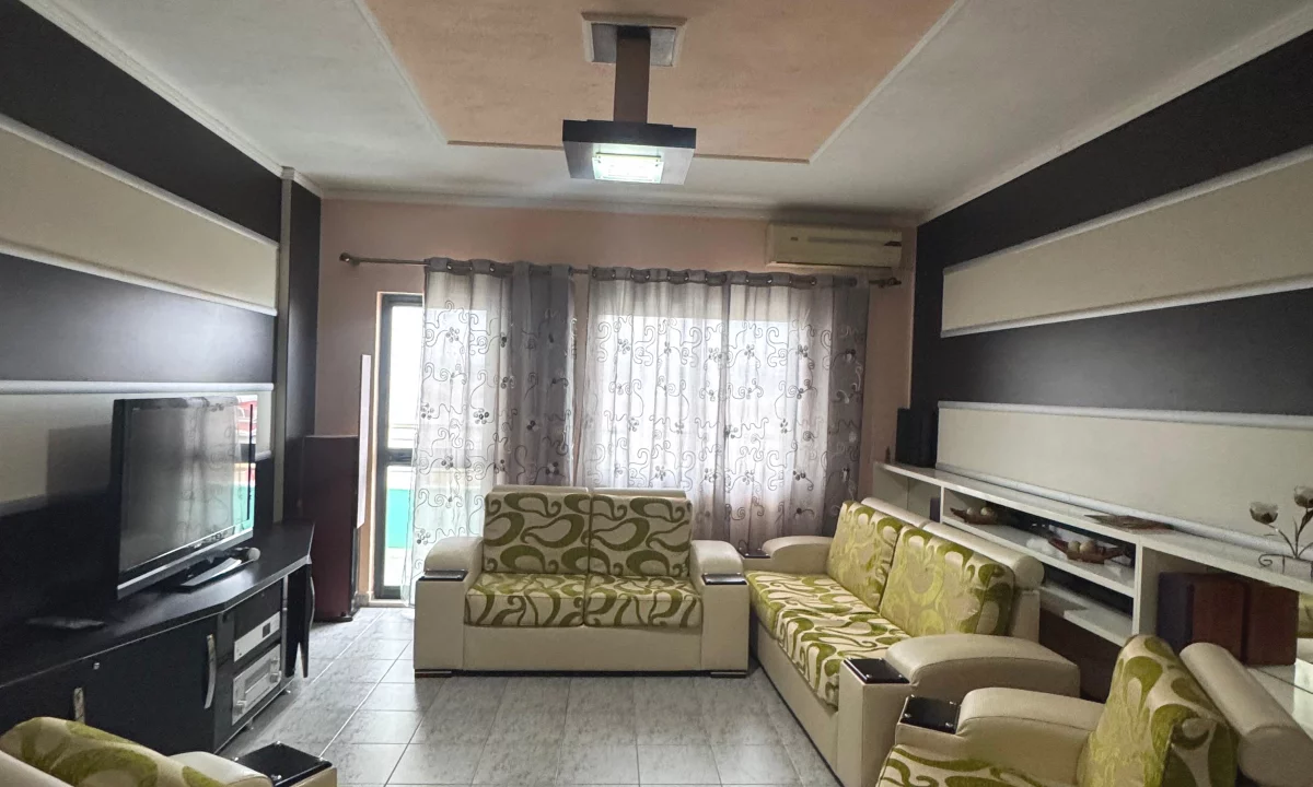 Shtepi me qera Apartament ne Tirane, 2+1, Mobilimi E mobiluar, Pagesa 55,000  Leke.