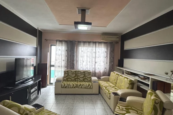 Shtepi me qera 2+1 ne Tirane - 55,000 Leke