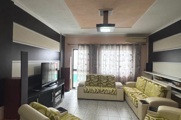 Shtepi me qera Apartament ne Tirane, 2+1, Mobilimi E mobiluar, Pagesa 55,000  Leke.