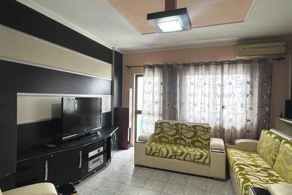 Shtepi me qera Apartament ne Tirane, 2+1, Mobilimi E mobiluar, Pagesa 55,000  Leke.