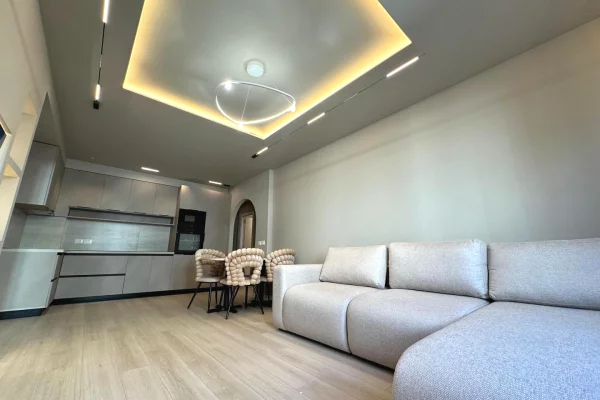 Shtepi me qera 2+1 ne Tirane - 1,000 Euro