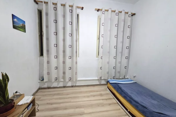 Shtepi ne shitje Apartament ne Tirane, 1+1, Mobilimi E mobiluar, Pagesa 115,000  Euro.