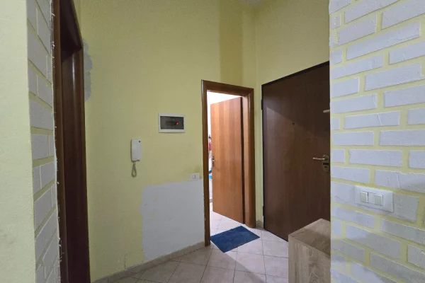 Shtepi ne shitje Apartament ne Tirane, 1+1, Mobilimi E mobiluar, Pagesa 115,000  Euro.