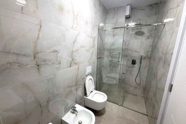 Shtepi me qera Apartament ne Tirane, 1+1, Mobilimi E mobiluar, Pagesa 60,000  Leke.