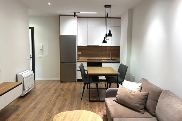 Shtepi me qera Apartament ne Tirane, 1+1, Mobilimi E mobiluar, Pagesa 60,000  Leke.