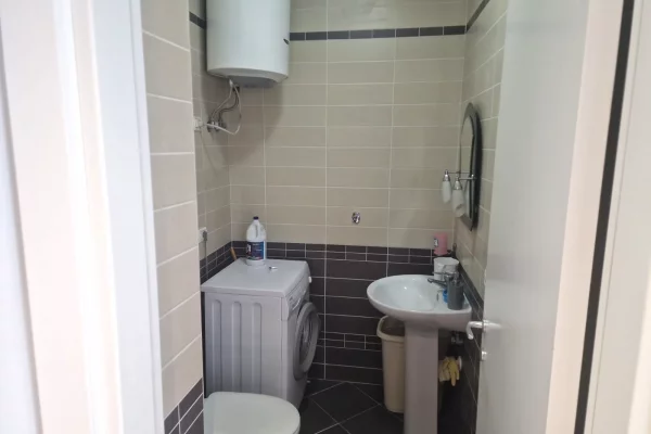 Shtepi ne shitje Apartament ne Tirane, 2+1, Mobilimi E mobiluar, Pagesa 280,000  Euro.