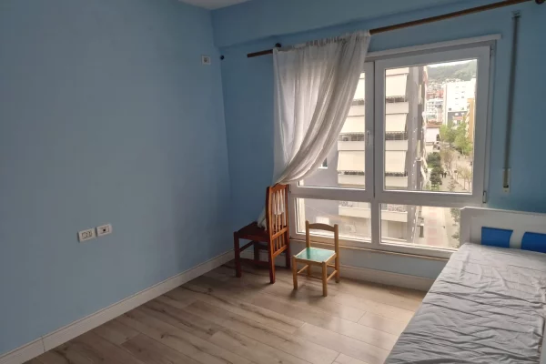 Shtepi ne shitje Apartament ne Tirane, 2+1, Mobilimi E mobiluar, Pagesa 280,000  Euro.