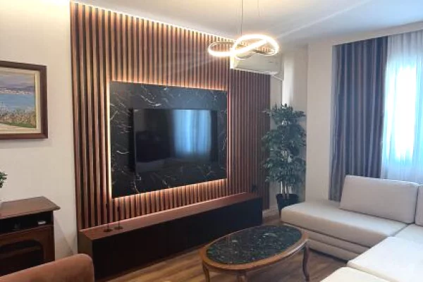 Shtepi ne shitje Apartament ne Tirane, 2+1, Mobilimi E mobiluar, Pagesa 2,500,000  Leke.