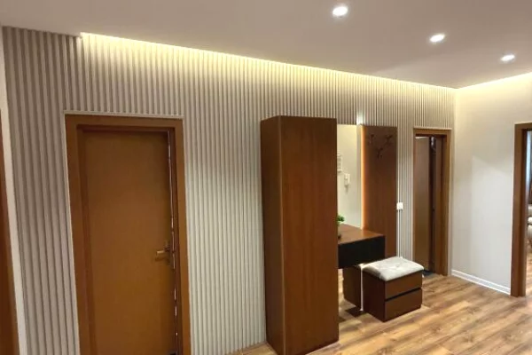 Shtepi ne shitje Apartament ne Tirane, 2+1, Mobilimi E mobiluar, Pagesa 2,500,000  Leke.