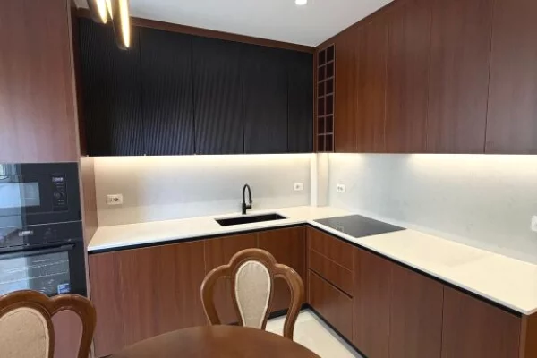 Shtepi ne shitje Apartament ne Tirane, 2+1, Mobilimi E mobiluar, Pagesa 2,500,000  Leke.