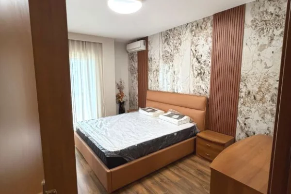 Shtepi ne shitje Apartament ne Tirane, 2+1, Mobilimi E mobiluar, Pagesa 2,500,000  Leke.
