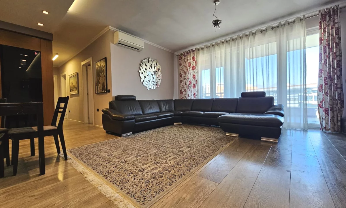Shtepi ne shitje Apartament ne Tirane, 3+1, Mobilimi E mobiluar, Pagesa 290,000  Euro.