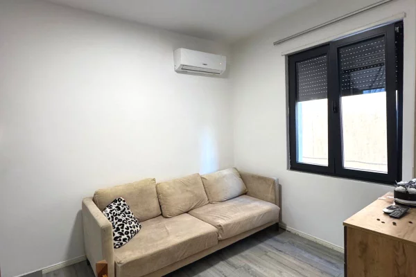 Shtepi me qera 1+1 ne Tirane - 35,000 Leke