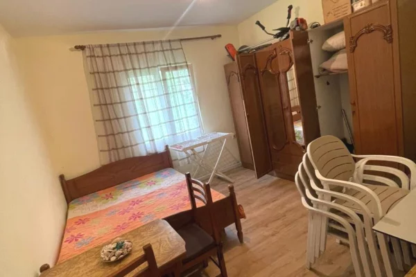 Shtepi ne shitje Shtepi Private ne Tirane, 3+1, Mobilimi E mobiluar, Pagesa 275,000  Euro.