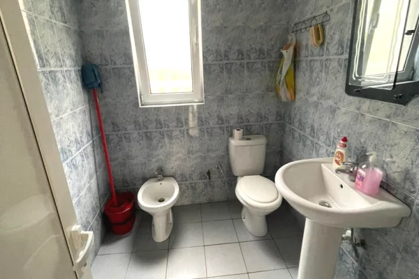 Shtepi ne shitje Shtepi Private ne Tirane, 3+1, Mobilimi E mobiluar, Pagesa 275,000  Euro.