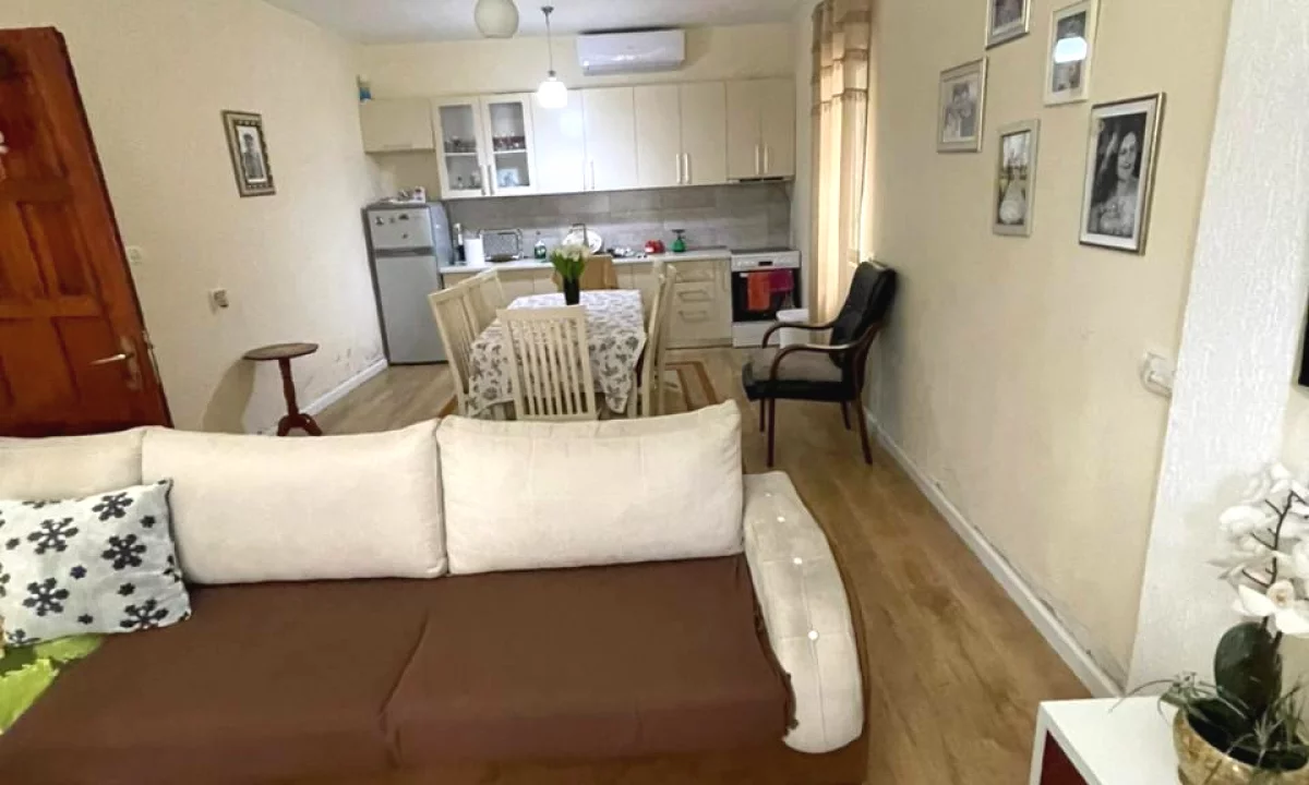 Shtepi ne shitje Shtepi Private ne Tirane, 3+1, Mobilimi E mobiluar, Pagesa 275,000  Euro.