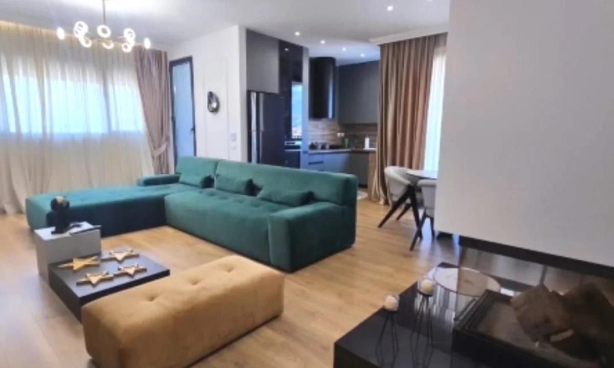 Shtepi ne shitje Apartament ne Tirane, 2+1, Mobilimi E mobiluar, Pagesa 300,000  Euro.