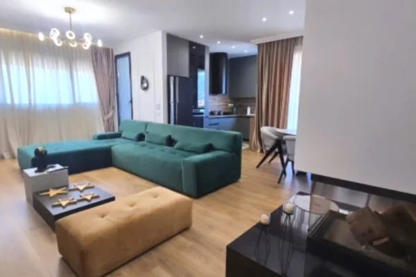 Shtepi ne shitje 2+1 ne Tirane - 300,000 Euro