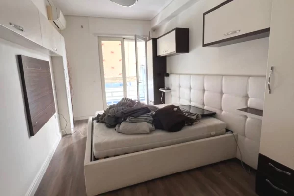 Shtepi ne shitje Apartament ne Tirane, 2+1, Mobilimi E mobiluar, Pagesa 240,000  Euro.