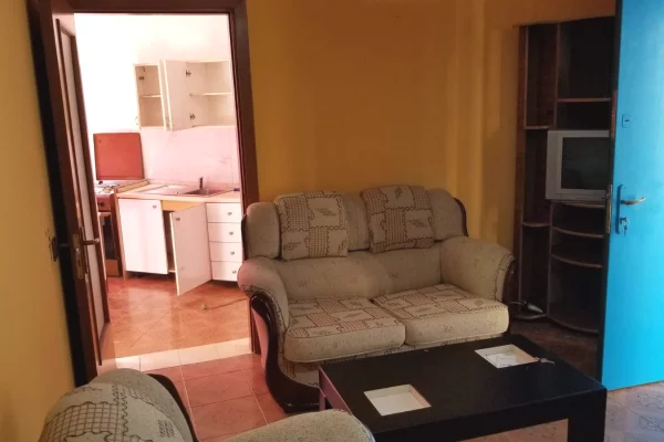 Shtepi me qera Apartament ne Tirane, 1+1, Mobilimi E mobiluar, Pagesa 40,000  Leke.