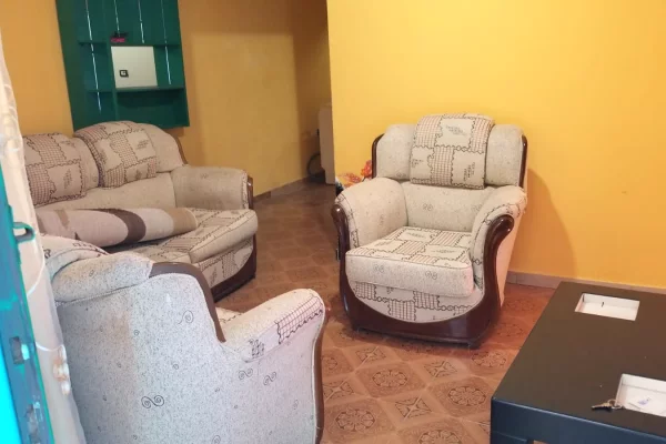 Shtepi me qera Apartament ne Tirane, 1+1, Mobilimi E mobiluar, Pagesa 40,000  Leke.