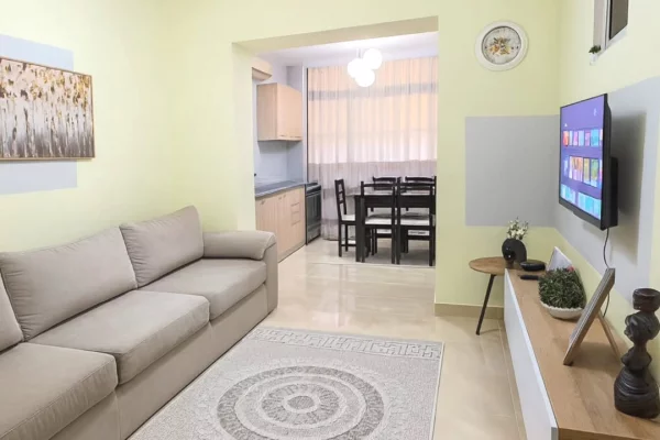 Shtepi me qera 2+1 ne Tirane - 640 Euro