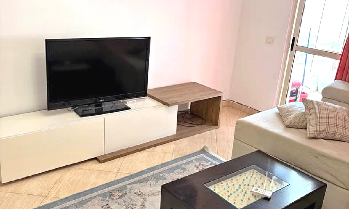 Shtepi ne shitje Apartament ne Tirane, 2+1, Mobilimi E mobiluar, Pagesa 155,000  Euro.