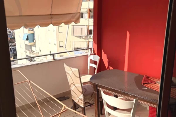 Shtepi ne shitje Apartament ne Tirane, 2+1, Mobilimi E mobiluar, Pagesa 155,000  Euro.