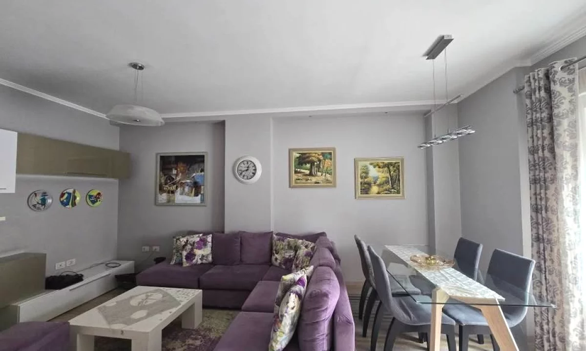 Shtepi me qera Apartament ne Tirane, 2+1, Mobilimi E mobiluar, Pagesa 60,000  Leke.