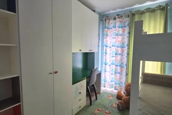 Shtepi me qera Apartament ne Tirane, 2+1, Mobilimi E mobiluar, Pagesa 60,000  Leke.