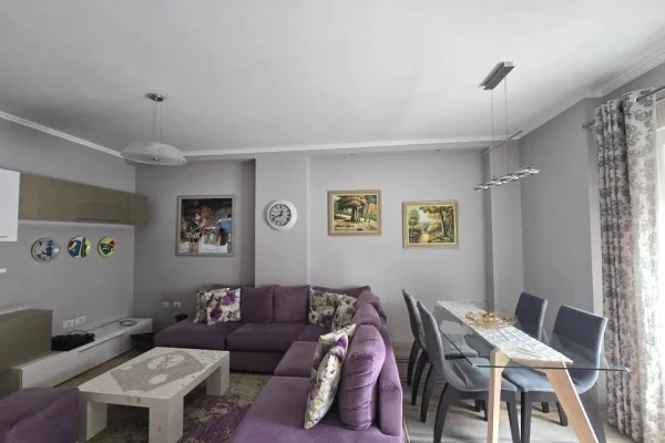 Apartament 2+1 me Qera  📍 Vendndodhja: Rr. Frosina Plaku, në Kompleksin Kontakt