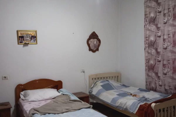 Shtepi me qera Apartament ne Tirane, 1+1, Mobilimi E mobiluar, Pagesa 30,000  Leke.