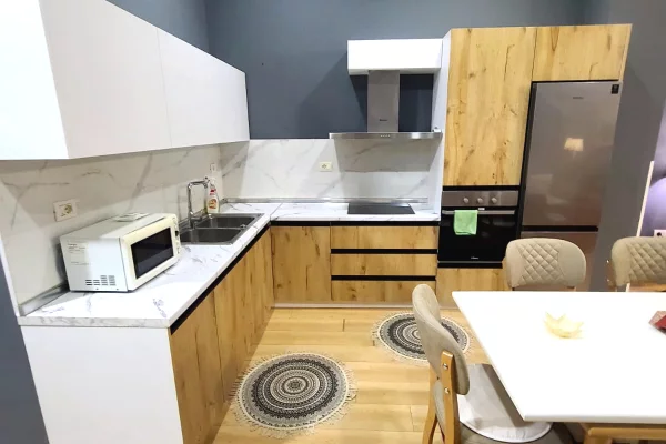 Shtepi me qera Apartament ne Tirane, 1+1, Mobilimi E mobiluar, Pagesa 550  Euro.