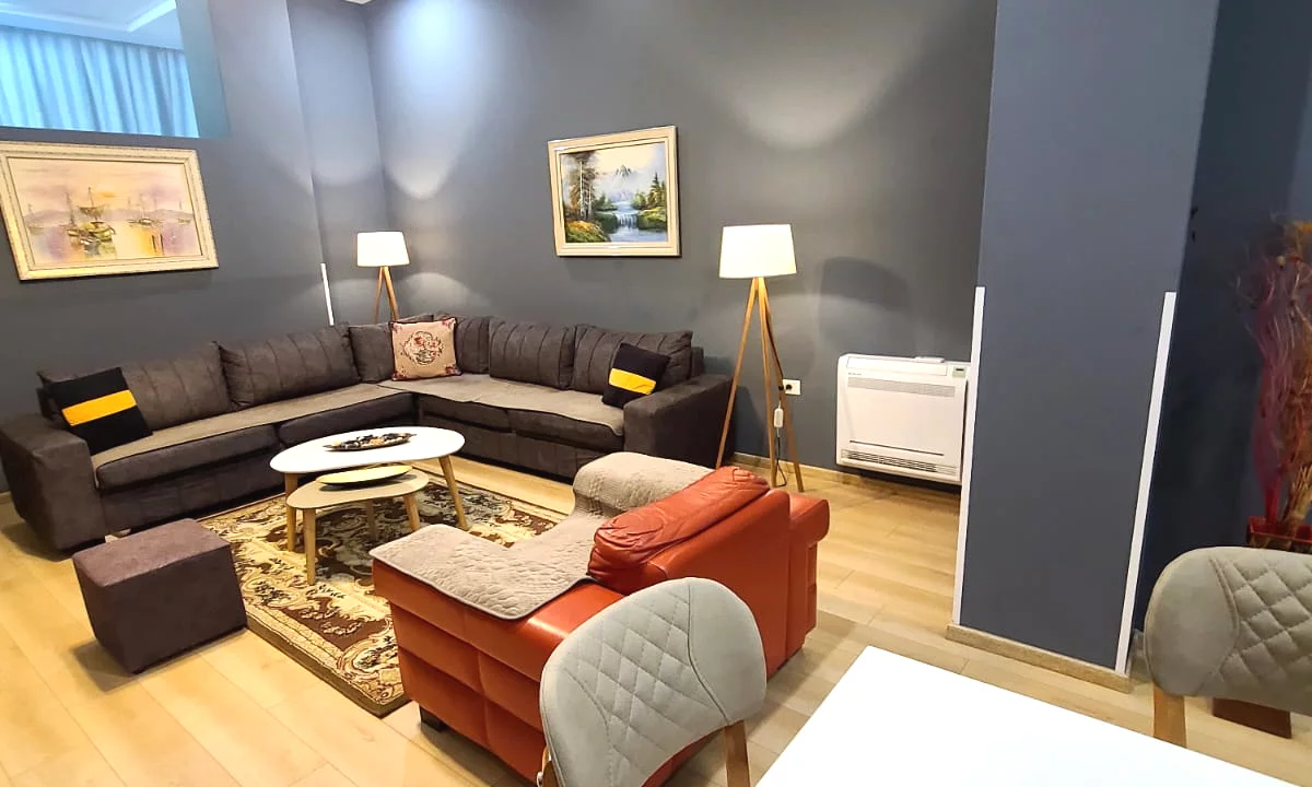 Shtepi me qera Apartament ne Tirane, 1+1, Mobilimi E mobiluar, Pagesa 600  Euro.