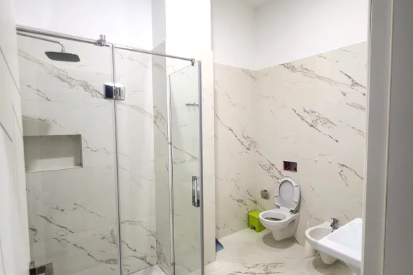 Shtepi me qera Apartament ne Tirane, 1+1, Mobilimi E mobiluar, Pagesa 600  Euro.