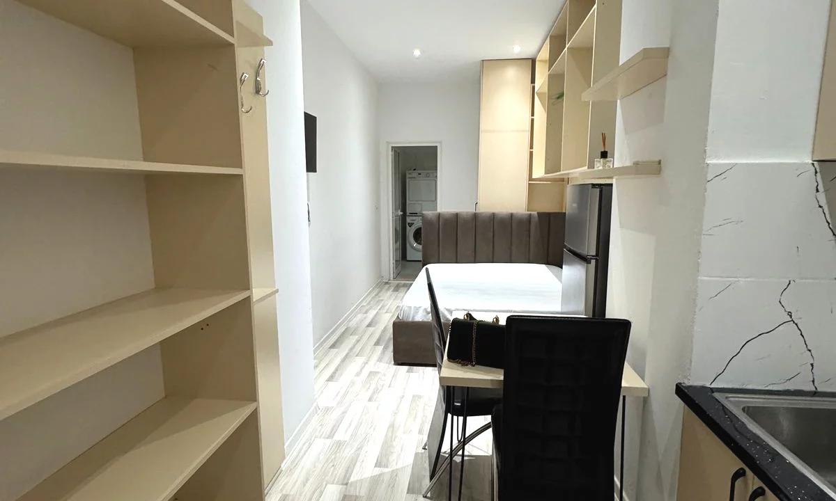 Shtepi me qera Apartament ne Tirane, Garsoniere, Mobilimi E mobiluar, Pagesa 40,000  Leke.