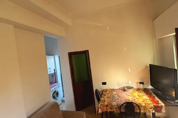 Shtepi me qera Apartament ne Tirane, 1+1, Mobilimi E mobiluar, Pagesa 30,000  Leke.
