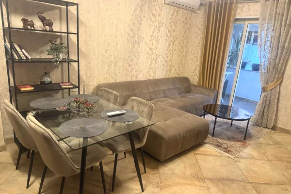 Apartament 1+1 me qera tek Rruga e Barrikadave