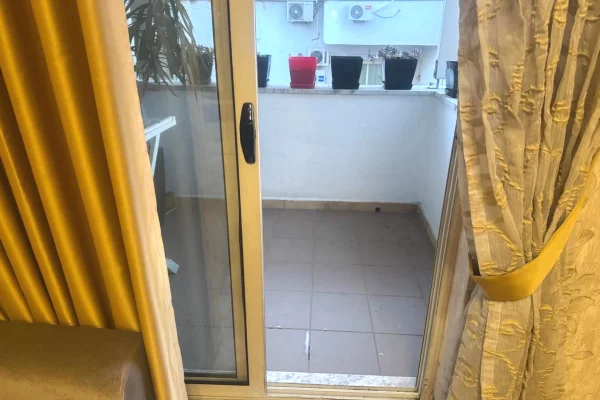 Shtepi me qera Apartament ne Tirane, 1+1, Mobilimi E mobiluar, Pagesa 650  Euro.