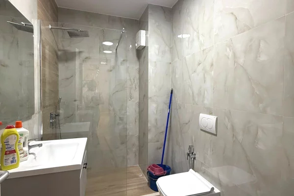 Shtepi me qera Apartament ne Tirane, 1+1, Mobilimi E mobiluar, Pagesa 60,000  Leke.