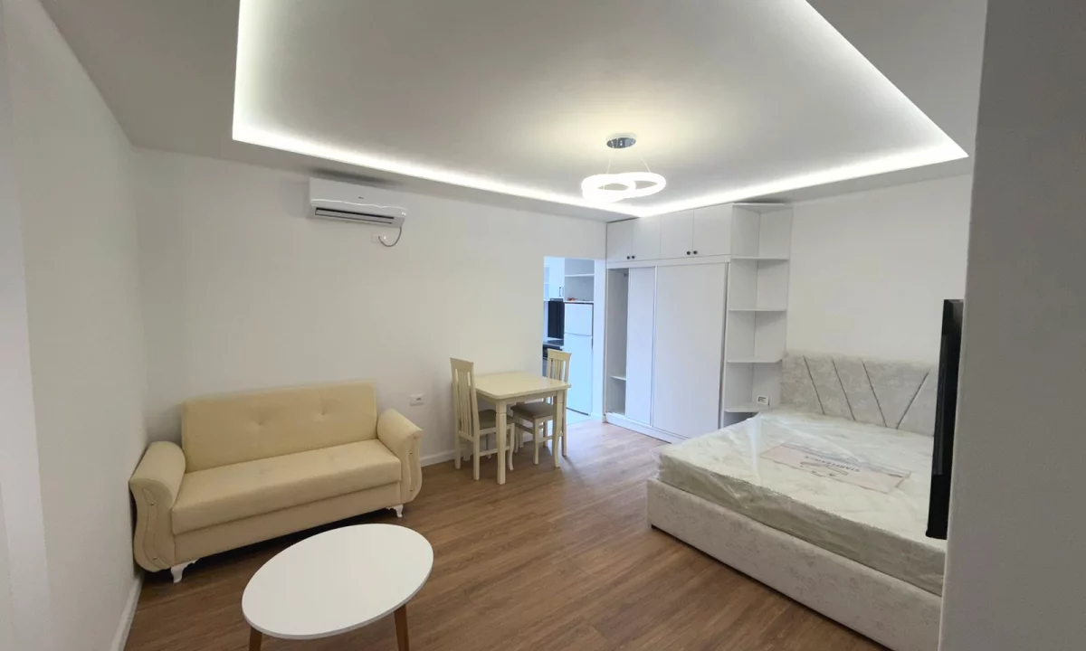 Shtepi ne shitje Apartament ne Tirane, Garsoniere, Mobilimi E mobiluar, Pagesa 8,800,000  Leke.